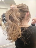 ニュアンスカラーでつくるラフウェーブミディ