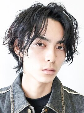 オーシャントーキョー ホワイト 原宿(OCEAN TOKYO WHITE) 波巻きミディアムヘア