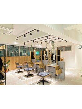 日々の髪の変化に、悩み・不安が増えていくあなたへ。カウンセリングを重視し、bestなmenuを提案します。