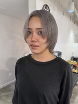 イリ 梅田(ili) ハイライトカラーミルクティーベージュレイヤーカット