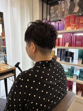 ウイ バイ ファースト 北四番丁店(u'i by first) 大人女子刈り上げスタイル