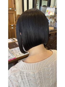 ハグヴィアン(HUG BIEN) 前下がりボブ