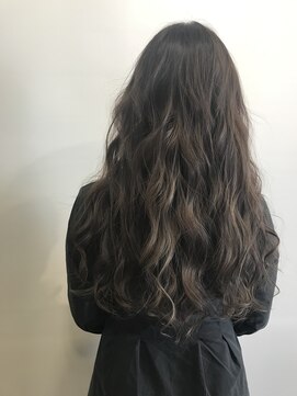 ティンク 藤沢店(Tink) グレージュ×シルバーパーブルー