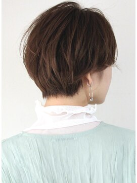 サーカス バイ ビュートリアム 青山(CIRCUS by BEAUTRIUM) 大人 ショート ショートヘア パーマショート 前髪あり 青山