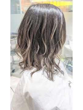 リガナッツ 池袋店(Riganuts) グレージュバレイヤージュカラー