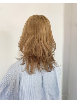 ヘアーアトリエ ネヴェア(hair atelier NEVAEH) blond beige