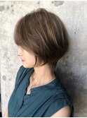 キャラメルベージュ