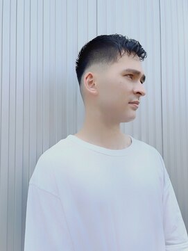 コロアイ(COROAI) フェードスタイル ツーブロック 黒髪 20代30代40代