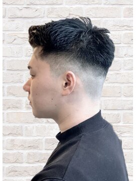 オールデイハローズ(ALL DAY HELLO'S) ２０代七三ツーブロック短髪アップバングウェット仕上げ【河原町