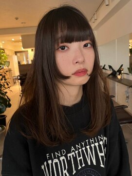 シーン(SCENE) 顔周りレイヤーカット　ぱっつん前髪　艶カラー【天神/今泉】