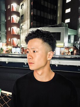 スカット 新宿(Sucut) ダークアッシュ/カルマパーマ/ベリーショート<理容室>[新宿]