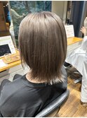 ハイトーングレージュ