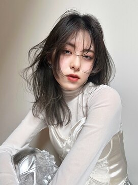 シオン(shion) 秋色オリーブカラー透明感カラーウルフレイヤーロング_ba504692