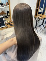 ユニ バイ マグ 長野店(Uni.by Mag)&nbsp;20代30代40代艶感ストレートアッシュグレージュ透明感ロング