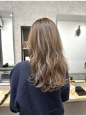 イメチェン/ホワイトブロンド/外ハネボブ/美髪/ワイドバング