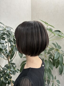 クム 横浜(qumu) 暗髪 × ショートボブ【神永】