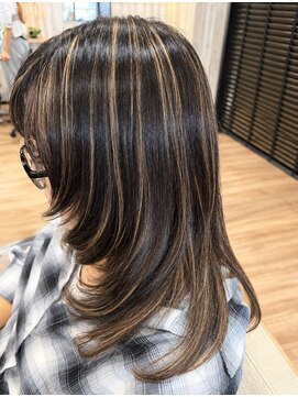 ヘアショップエヌアンドエー 久喜店(hairshop N&A) ハイライトで魅せるレイヤーカットと顔周りすっきり