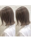 切りっぱなし前下がりボブ
