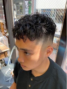 バーバーブロス 吉祥寺店(BARBER BROS)の写真/カジュアルな仕上がりで動きのあるスタイルが簡単に♪BARBER BROS流クセ毛風パーマから無造作パーマまで★