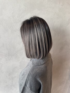 アイドット(i.) ダークグレー系ブリーチカラー