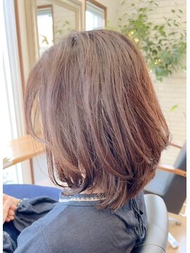 ココモ(cocomo) ふわっとミディアムレイヤーボブ