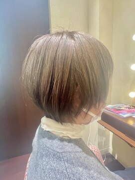 エルサフィロ ヨドヤバシ(el zafiro yodoyabashi) 【el zafiro yodoyabashi】大人女性丸みショートスタイル