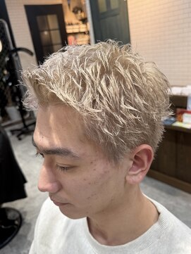 アミーゴ(AMIGO) ホワイトベージュ×スパイキーショート