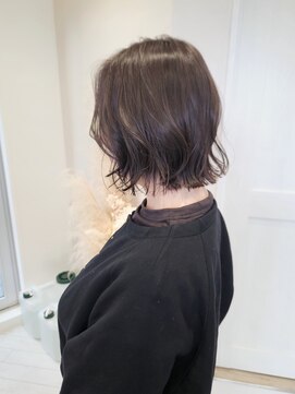 リン(Lin) ゆるふわボブ・透明感暗髪