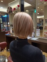 トイロ(toiro)&nbsp;レイヤーカットミルクティーベージュブリーチなしダブルカラー