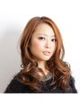 ヘアアンドエステ ヒロイン 西麻布本店(Hair&Esthe HIROIN) レッド系カラー+ハイライトの組み合わせで上品なスタイル