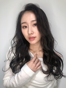 アカラ(acala) 無造作かきあげロング【40代イルミナカラー/縮毛矯正/髪質改善】