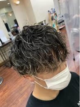 ユーブランドヘアー(U Brand hair)の写真/《メンズパーマ/ツイストスパイラル/ツイスト》再現性の高い技術が大好評！トレンドデザインはお任せ！