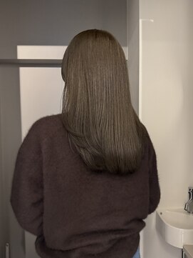 ビューズ(VIEWS) オリーブベージュ/赤み消しカラー/美髪ロング(表参道駅)