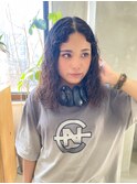 スパイラルパーマ　くるくるパーマ　真ん中分け　センター分け