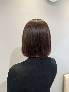 ヘアグレッソ(hair glesso.) ピンクブラウン/ぱつっとボブ