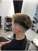バーバーハイトーンフェザーアップミドルスキンフェード/渋谷