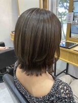 マリーチレイ(lei marichi ray)&nbsp;外ハネレイヤーボブ×カーキグレージュ