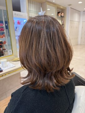 30代40代50代60代白髪ぼかしベージュウルフレイヤーセミロング