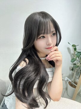 アム 表参道(am) 小顔薄めバンググレージュレイヤーロング前髪パーマ黒髪