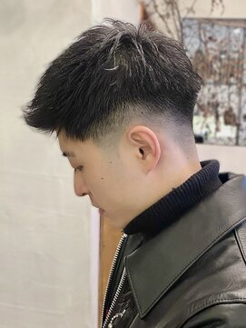 ビッケメンズヘア(Vicke Men's hair) ニュアンスパーマセンターパートメンズパーマメンズサロン韓国