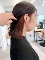 ミュラ(mulah)&nbsp;インナーカラーレッド切りっぱなしミディアムボブ＊暖色カラー