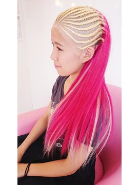 ラチャウ(La.Ciau) ブリーチ＆原色カラー＆コーンロウ＆エクステ♪