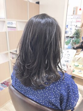 マニッシュ(mannish) グレージュカラー