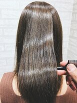 ジーナ 池袋(Zina)&nbsp;エアリーミディショートパーマ黒髪ホワイトアッシュ