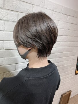 バズ ビー(BUZZ Bee) ショート×アッシュグレー