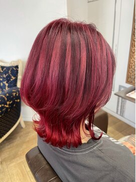 コワファースト 大分(COIFF1RST) レッド感強めのピンクパープルにダークグレーのローライト