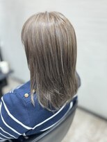 リリー(Lily) メッシュ×白髪ぼかしグレージュ