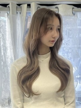 ハチ(HACHI) ブリーチの抜けで最大限明るくベージュカラー