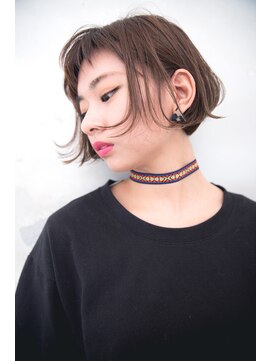 カムジーヘッド(COMEGHEAD) オン眉×ショートボブ×アッシュ【熊本/南区/平成/平成駅】