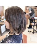 ミディアム大人ボブ×イヤリングカラー